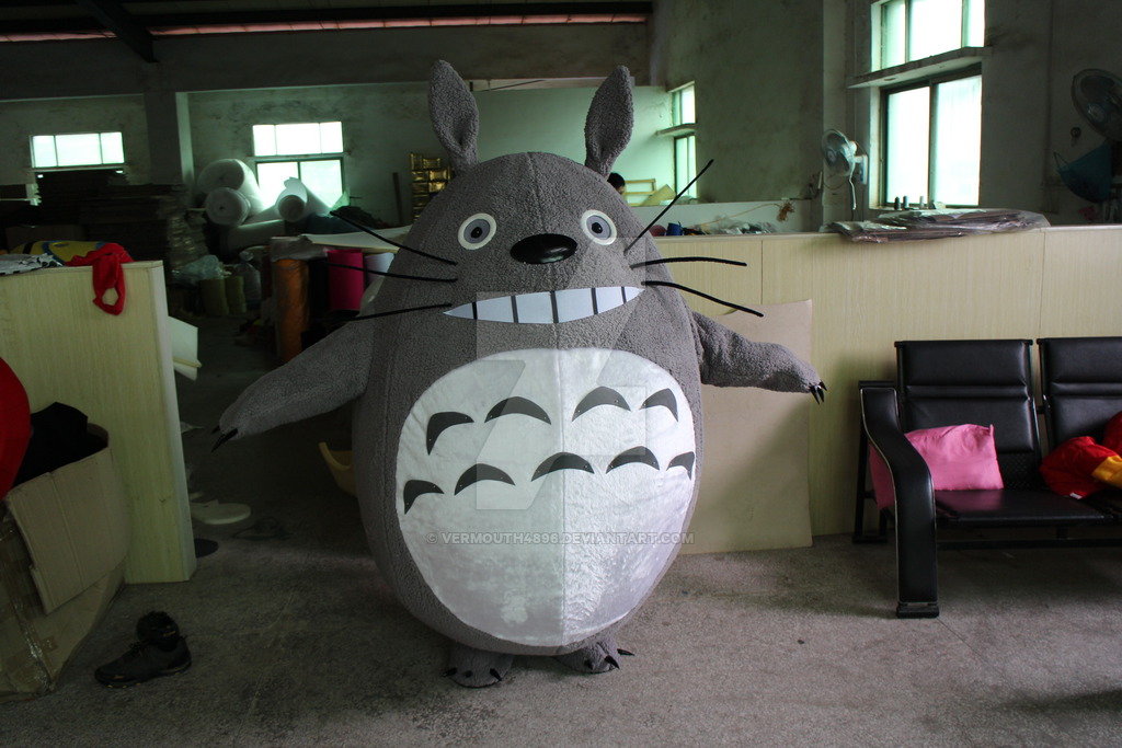 Pembuat Kostum Badut Totoro Serial Anime