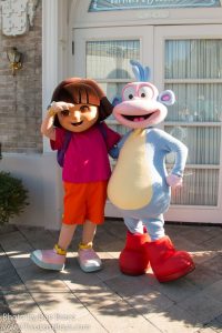 Kostum Badut Dora the Explorer!