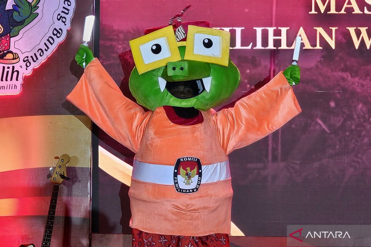 Pengrajin Badut Si Mbois Pilwali Kota Surabaya