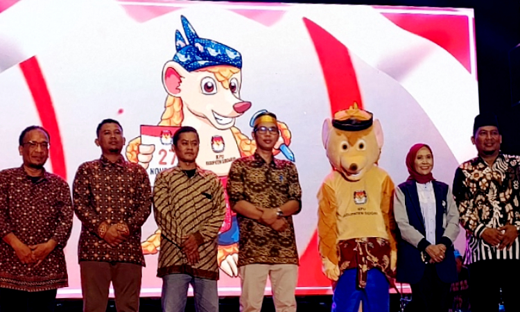 Pengrajin Badut Guk Kasijo KPU Sidoarjo