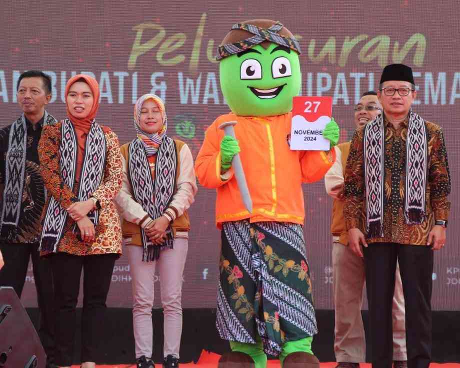 Pengrajin Badut Si Brayo KPU Kabupaten Demak | Kompasiana.com | ProdusenBadut.com