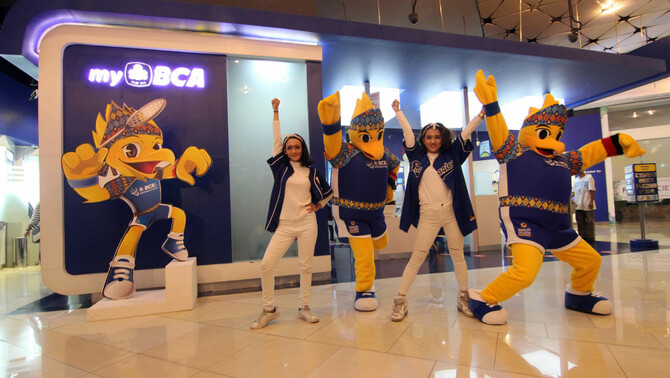 Pengrajin Badut Maskot Bank BCA untuk Branding dan Promosi