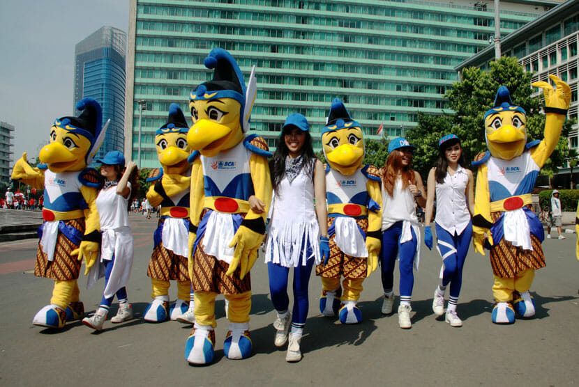Pengrajin Badut Maskot BIO BCA Indonesia Open 2015 untuk Event Olahraga