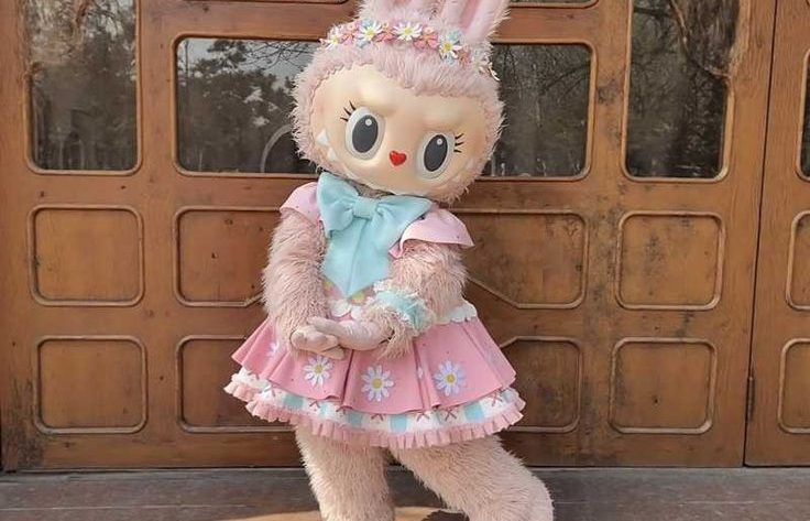 Daya Tarik Unik Kostum Badut Labubu