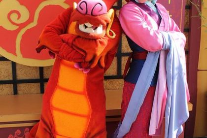 Kostum Badut Naga Mushu Film Mulan