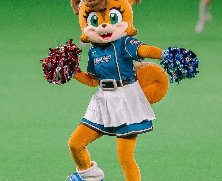 Kostum Badut Maskot Tupai Polly Polaris untuk Event Skala Besar