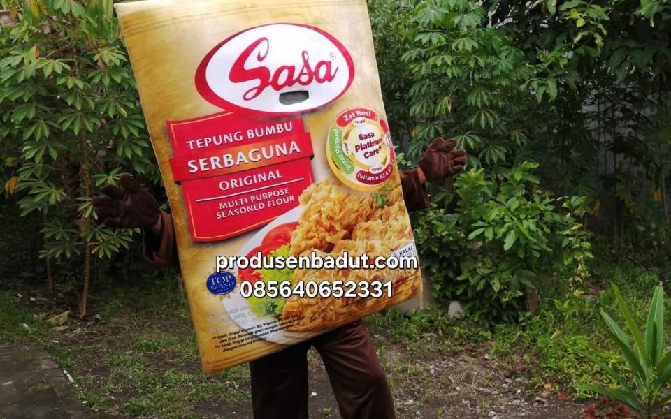 Pengrajin Badut Promosi Sasa Tepung Serbaguna
