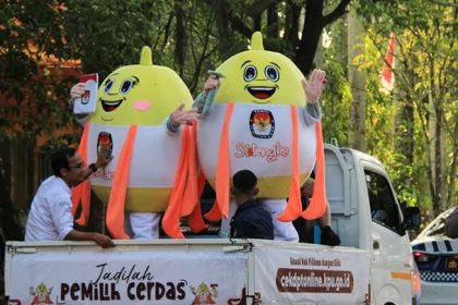 Produsen Badut Si Tengka dan Si Wangi KPU Kalbar