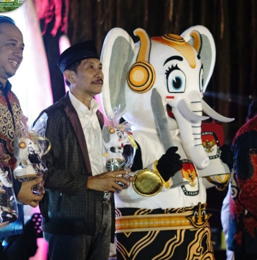 Produsen Badut Hay Bos KPU Sragen untuk Pilkada