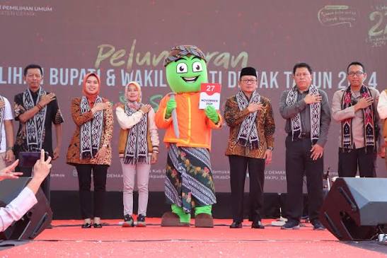 Pengrajin Badut Si Brayo KPU Kabupaten Demak | dinkominfo.demakkab.go.id | ProdusenBadut.com