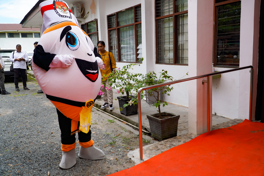 Produsen Badut Bayang Pantau Pilwalkot Palangka Raya
