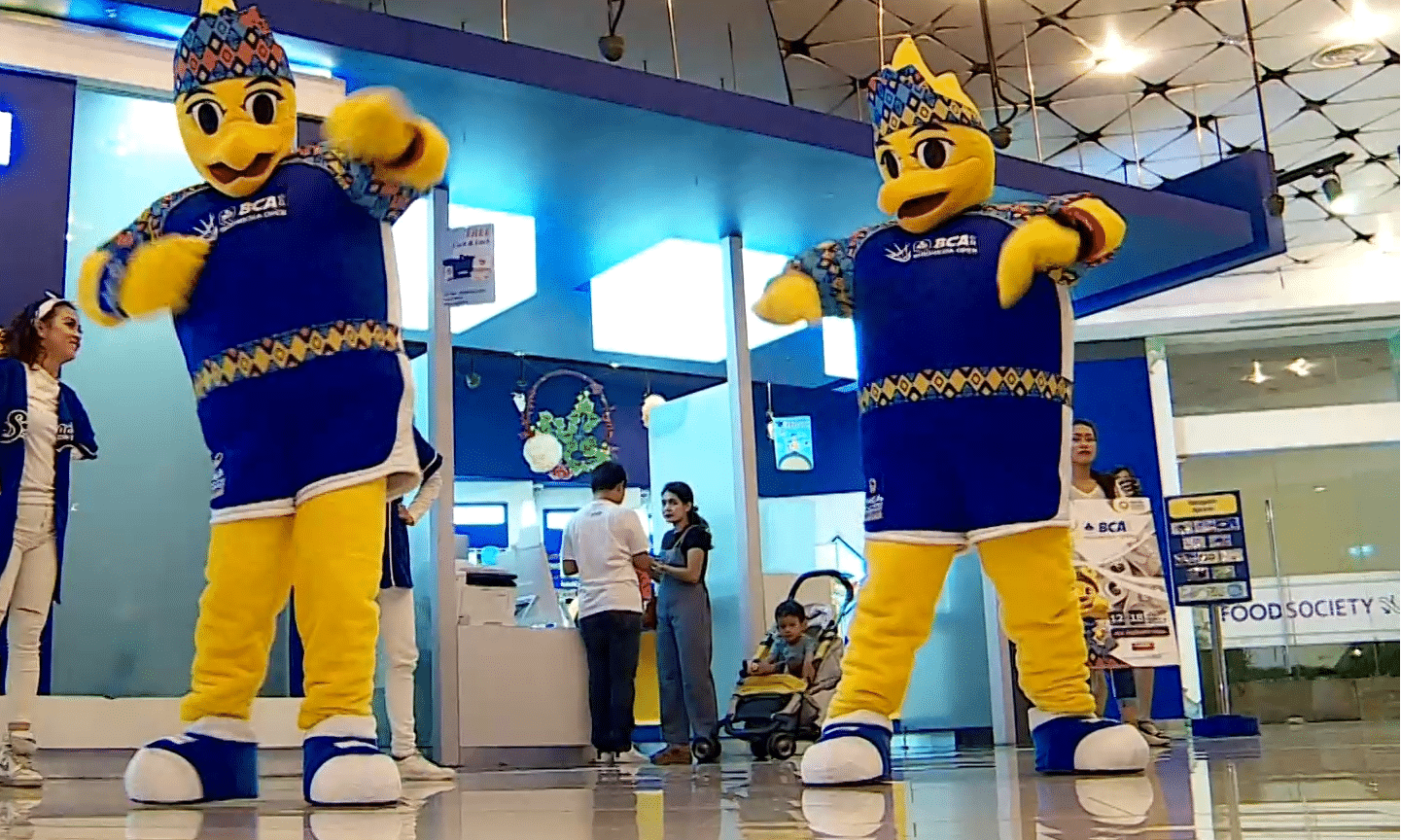 Pengrajin Badut Maskot Bank BCA untuk Branding dan Promosi
