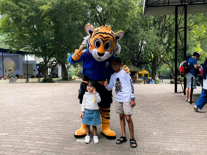 Pengrajin Badut Bon Bon Bandung Zoo untuk Maskot Event dan Promosi